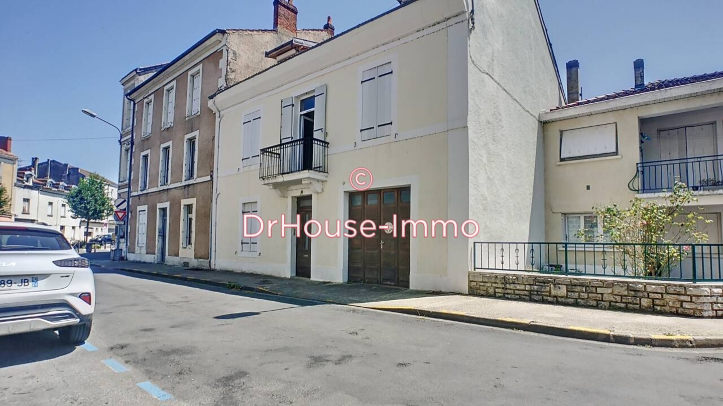 Immeuble 8 pièces de 295 m² - Périgueux (24000)
