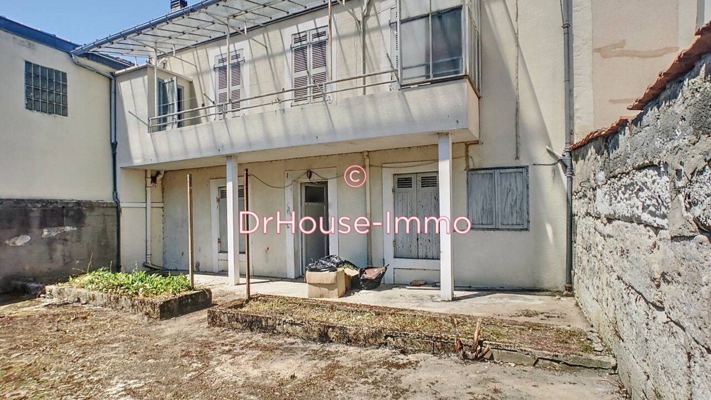 Immeuble 8 pièces de 295 m² - Périgueux (24000)
