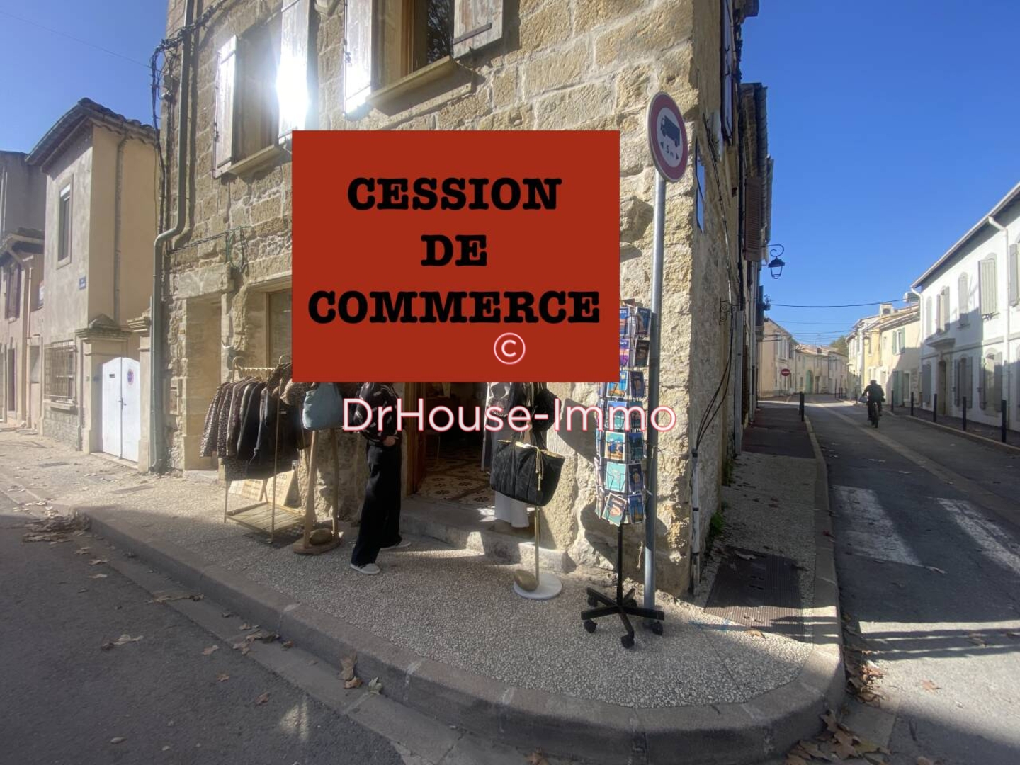 Commerce 1 pièce de 24 m² - Saint-Laurent-d'Aigouze (30220)