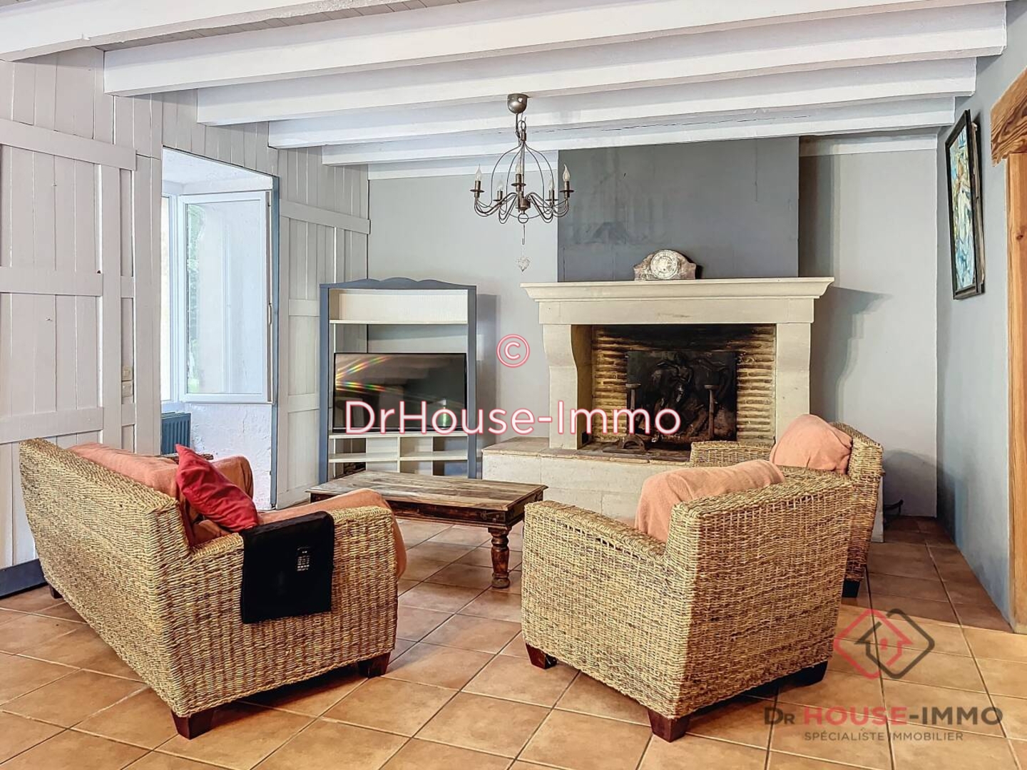 Maison 4 pièces de 156 m² - Douville (24140)