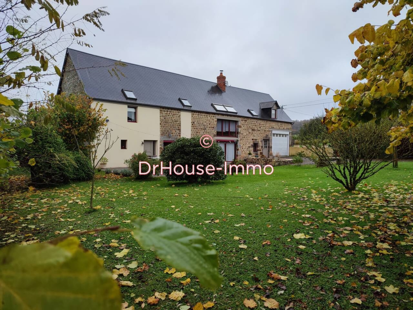 Maison 7 pièces de 225 m² - Vire Normandie (14500)