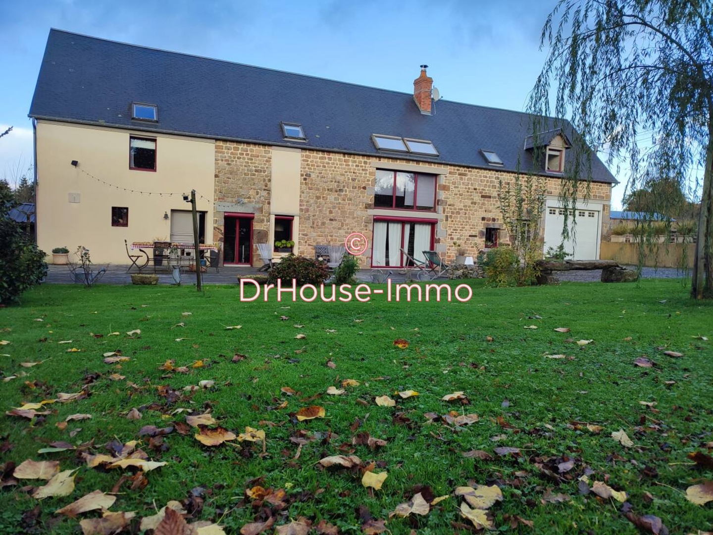 Maison 7 pièces de 225 m² - Vire Normandie (14500)