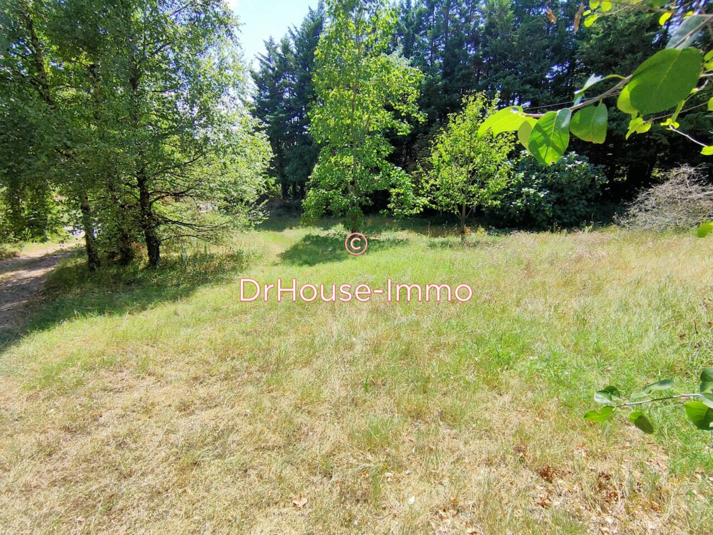 Terrain de 910 m² - Charmes-sur-l'Herbasse (26260)