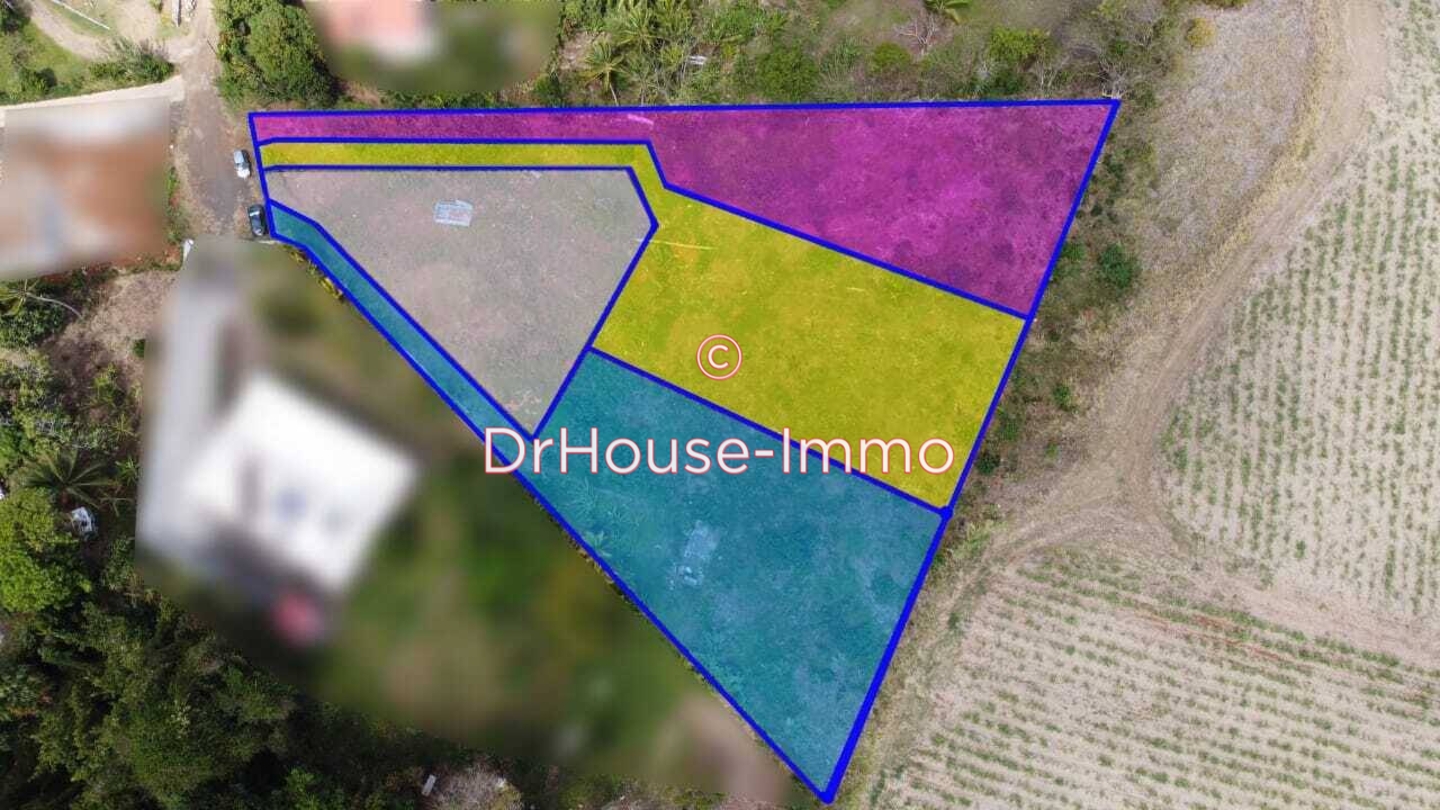 Terrain de 1 564 m² - François (97240)