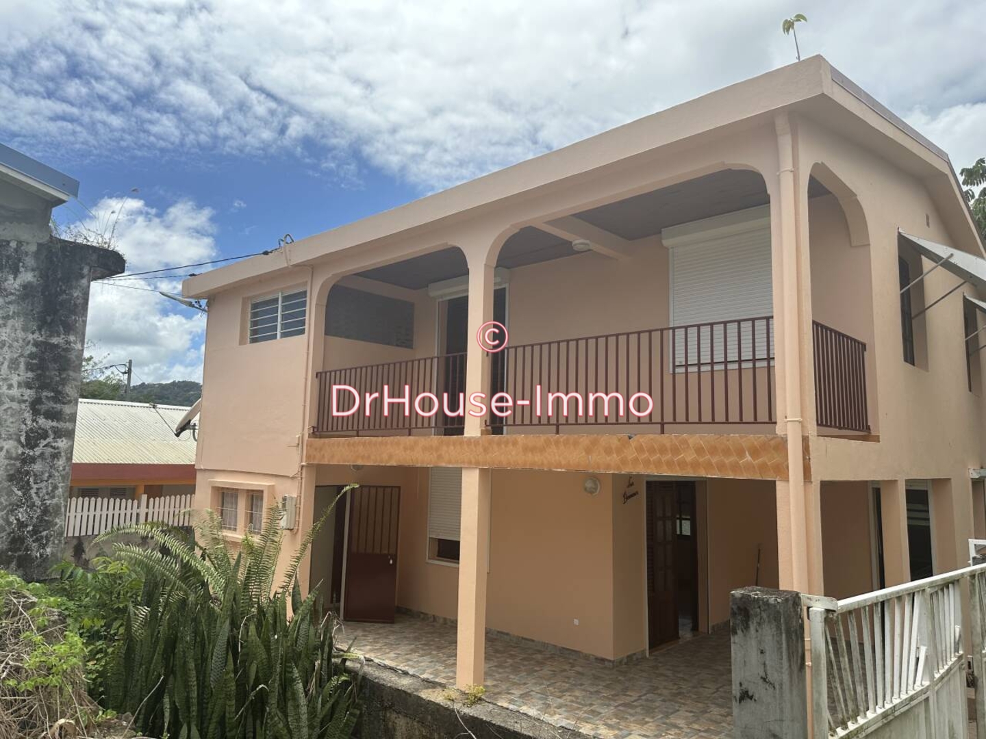 Maison 8 pièces de 125 m² - Robert (97231)