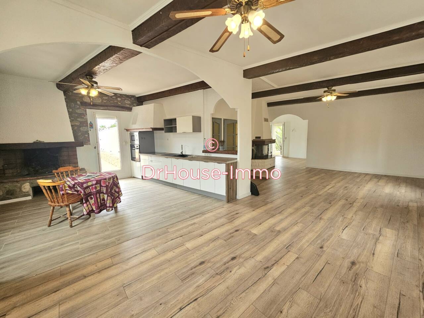 Maison 6 pièces de 165 m² - Saint-Jean-Lasseille (66300)