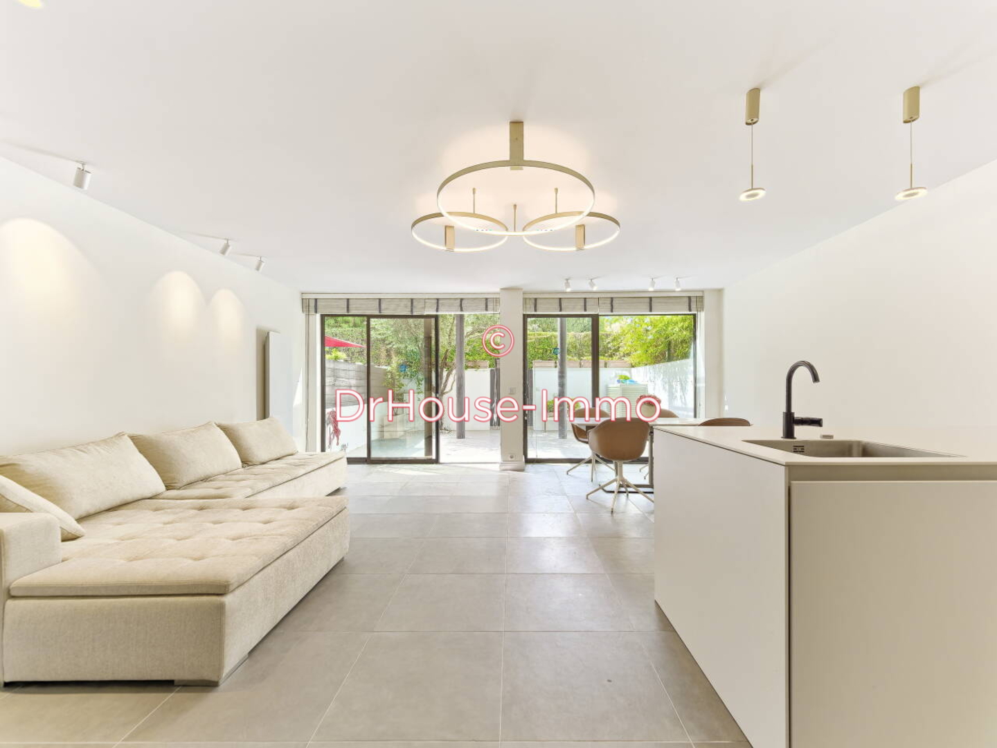 Appartement 3 pièces de 82 m² - Antibes (06600)