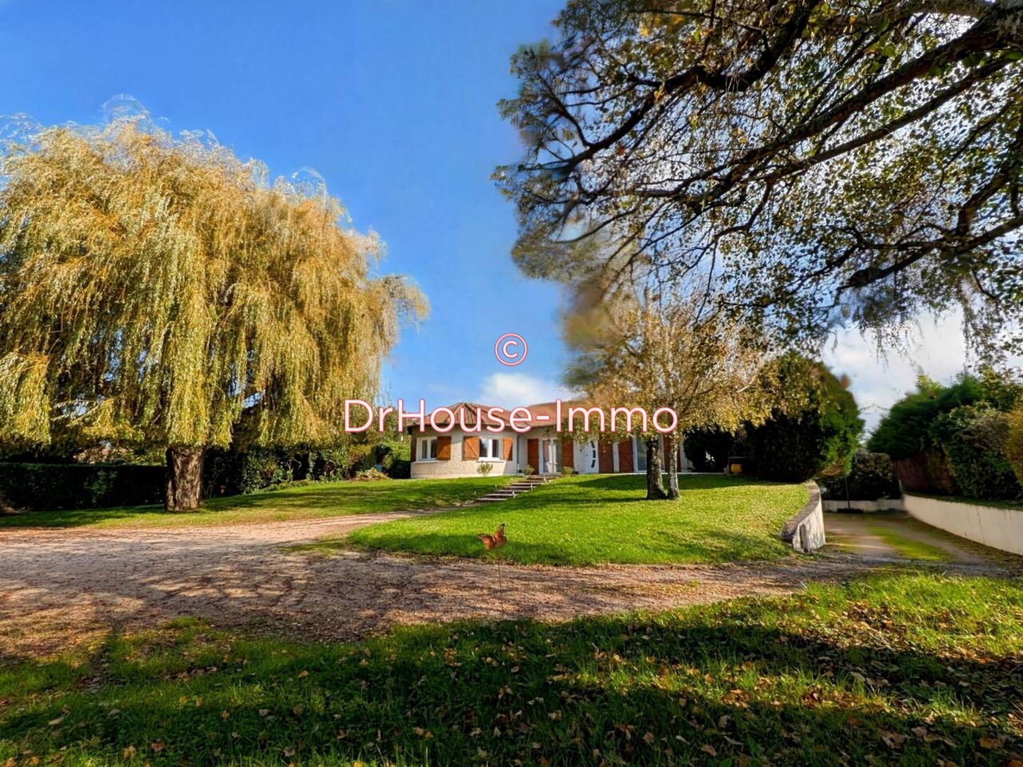 Maison 8 pièces de 200 m² - Messimy-sur-Saône (01480)