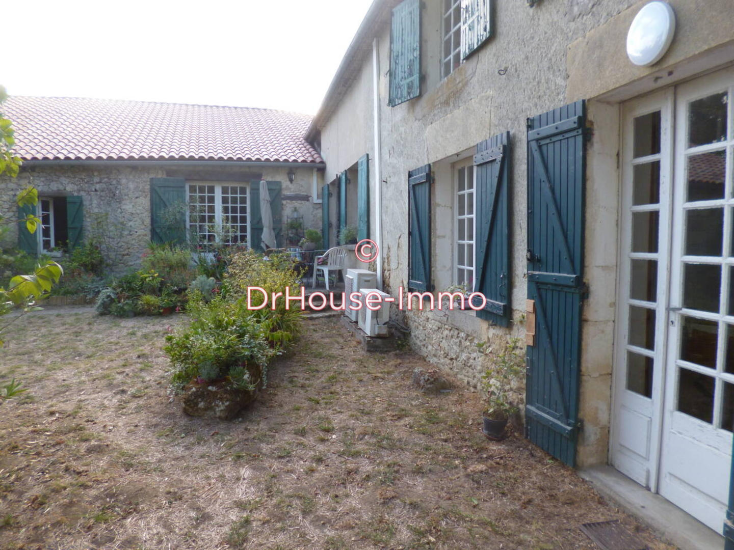 Maison 9 pièces de 180 m² - Cadillac (33410)