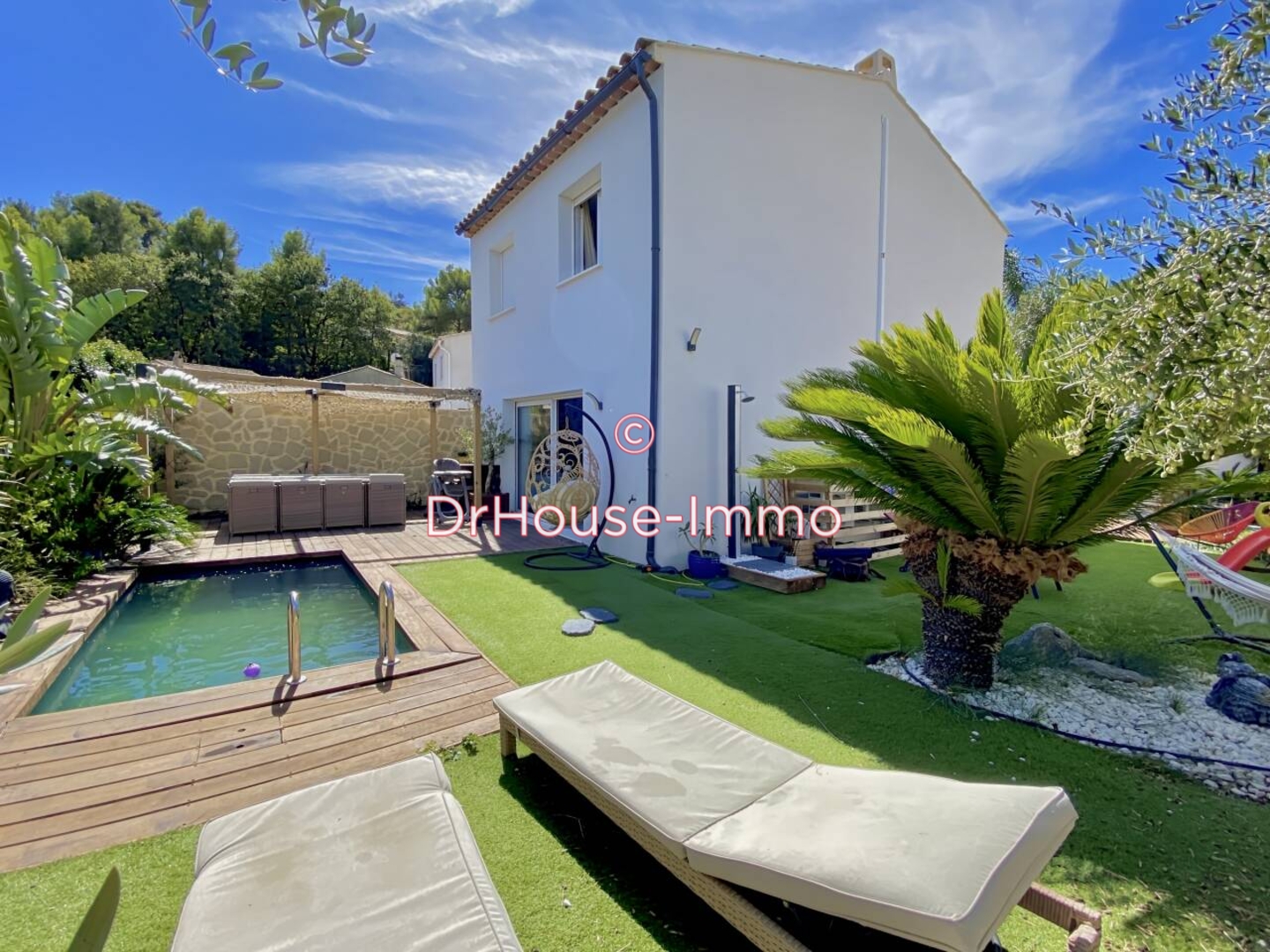 Maison 4 pièces de 80 m² - Le Revest-les-Eaux (83200)