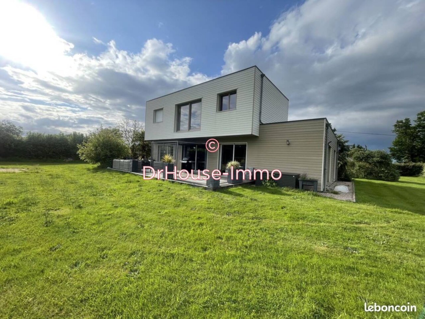 Maison 6 pièces de 149 m² - Lisieux (14100)