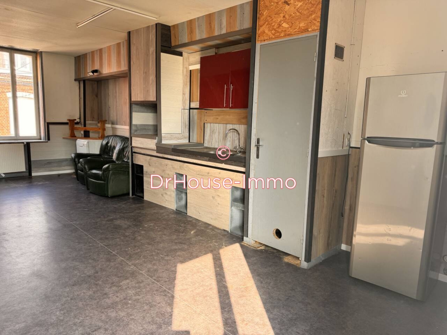 Immeuble 8 pièces de 145 m² - Loos (59120)