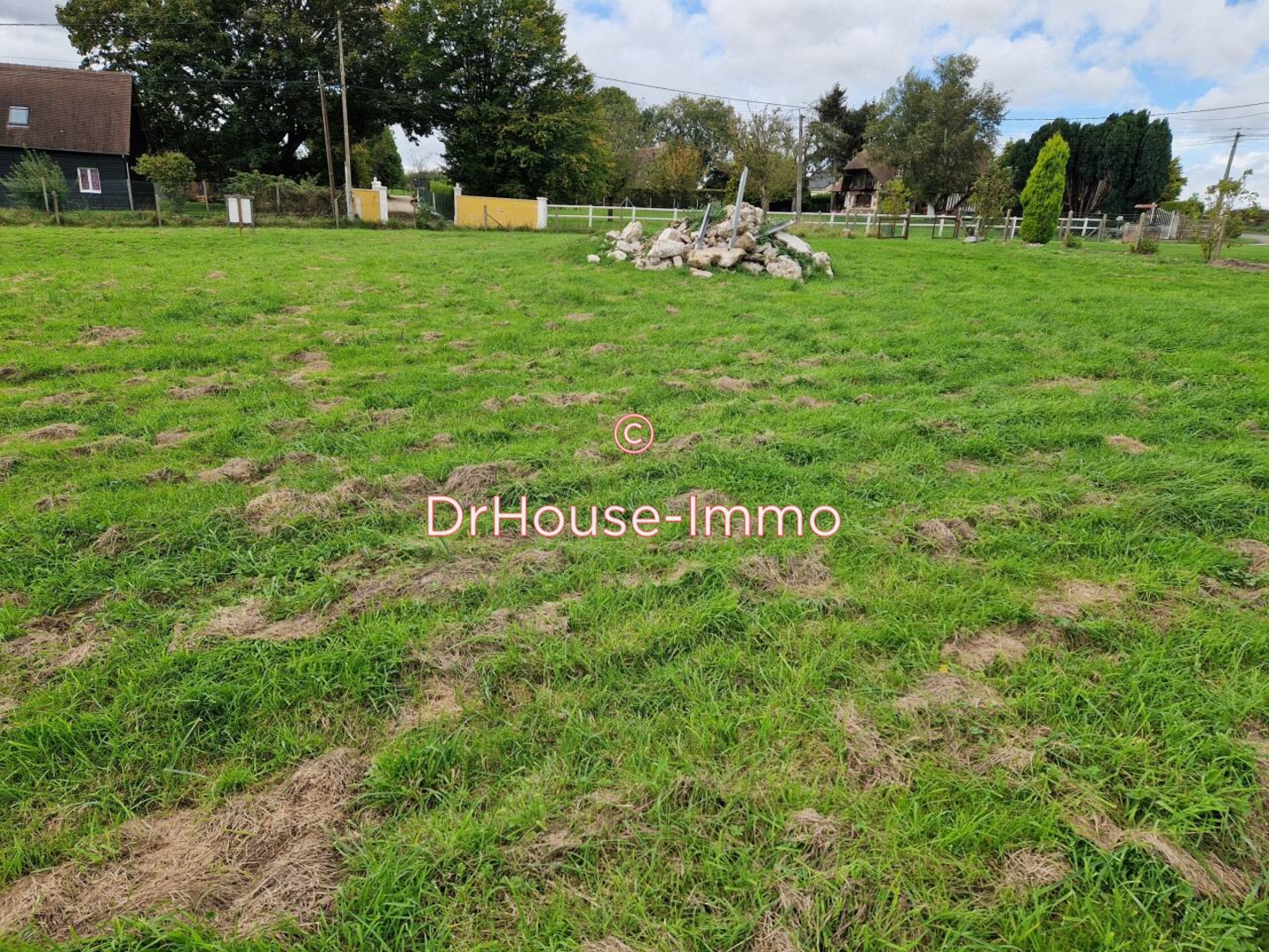 Terrain de 1 405 m² - Saint-Éloi-de-Fourques (27800)