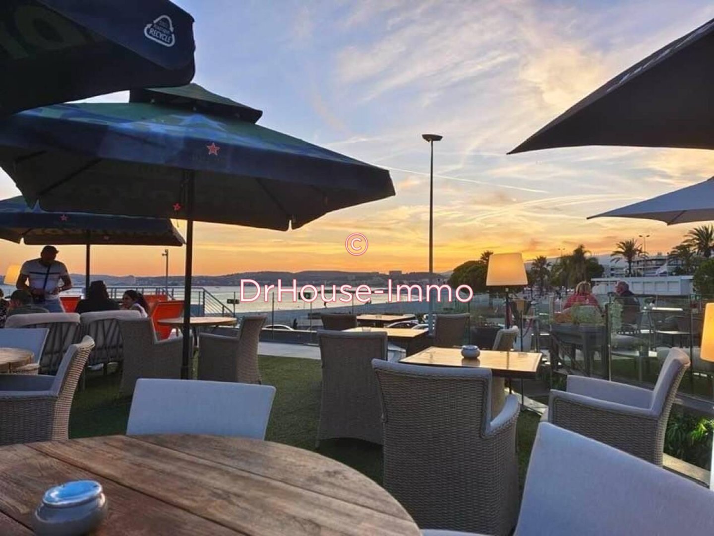 Commerce de 216 m² - Saint-Laurent-du-Var (06700)