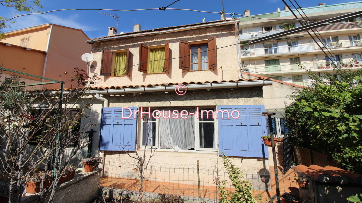 Appartement 3 pièces de 64 m² - Marseille (13003)