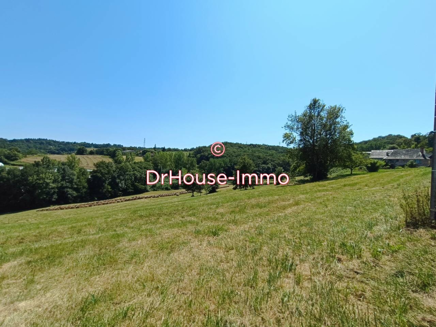 Terrain de 1 617 m² - Brignac-la-Plaine (19310)