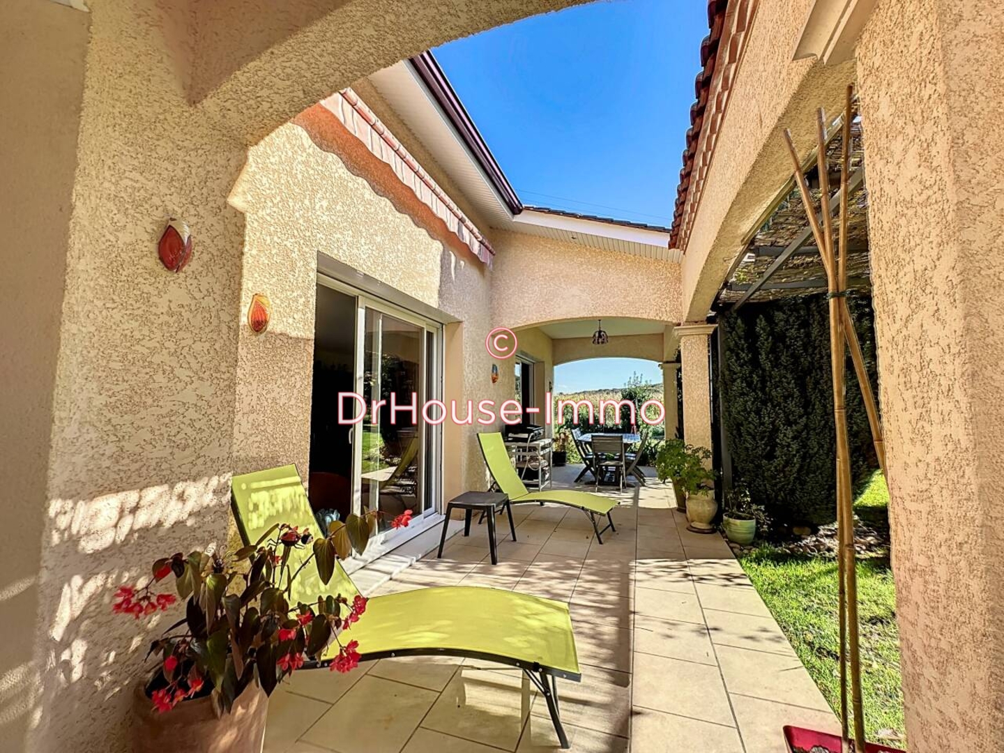 Maison 4 pièces de 130 m² - Varennes (24150)