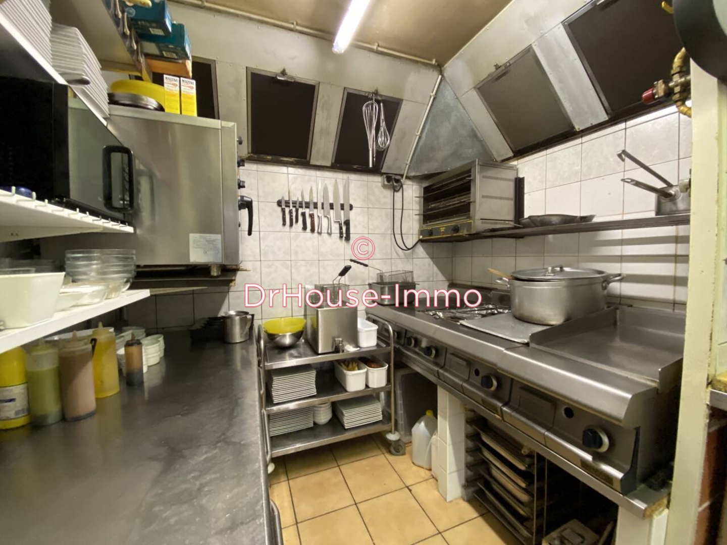 Commerce 2 pièces de 42 m² - Le Grau-du-Roi (30240)