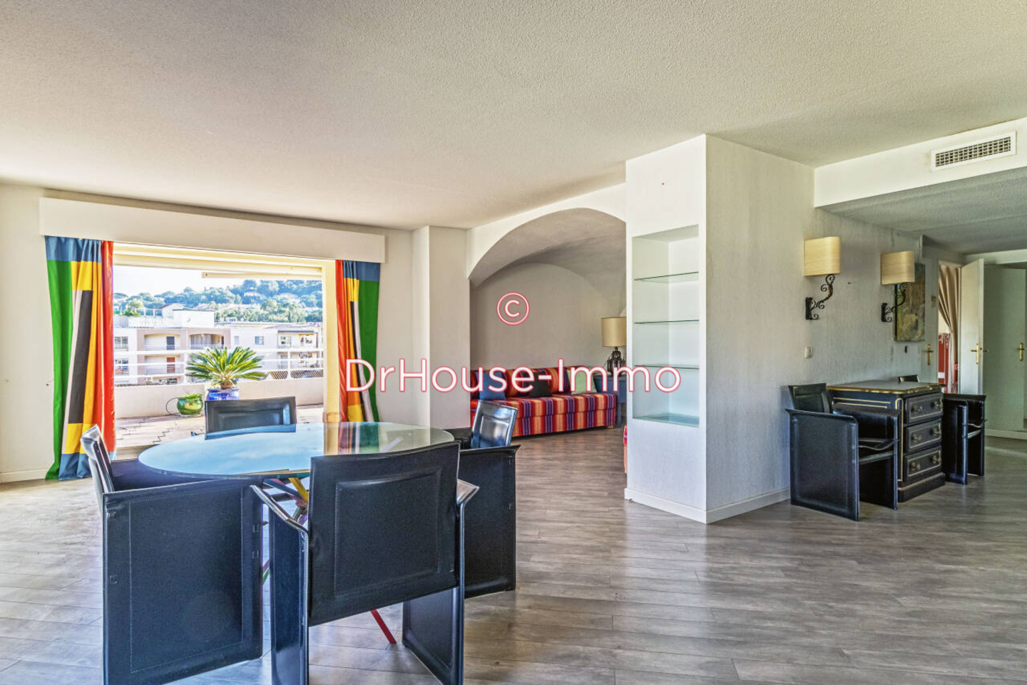 Appartement 2 pièces de 99 m² - Cavalaire-sur-Mer (83240)