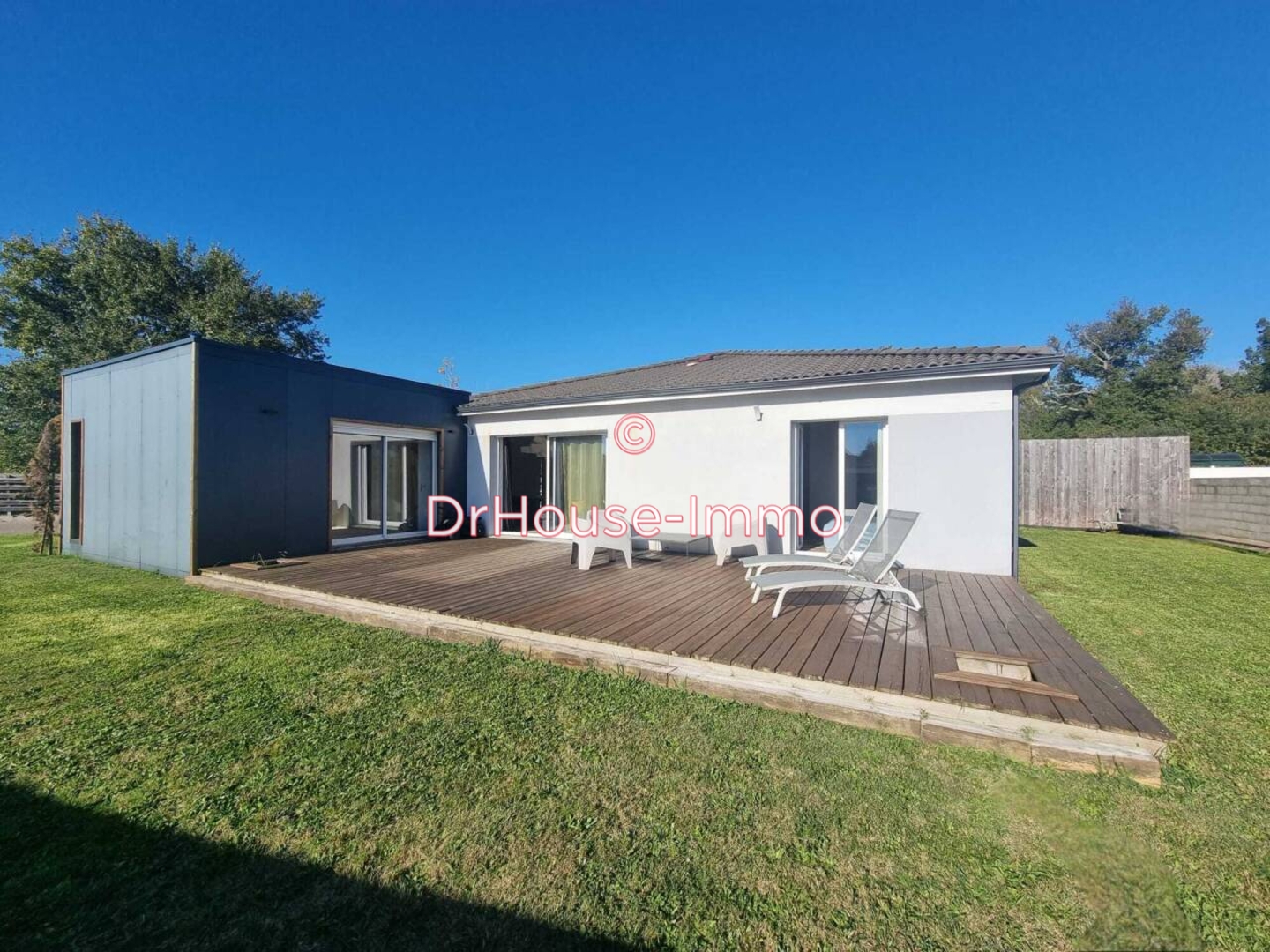 Maison 5 pièces de 125 m² - Salaunes (33160)