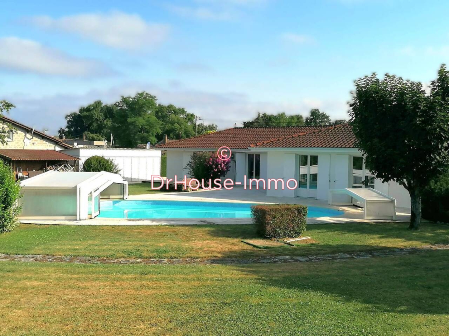 Maison 7 pièces de 187 m² - Galgon (33133)