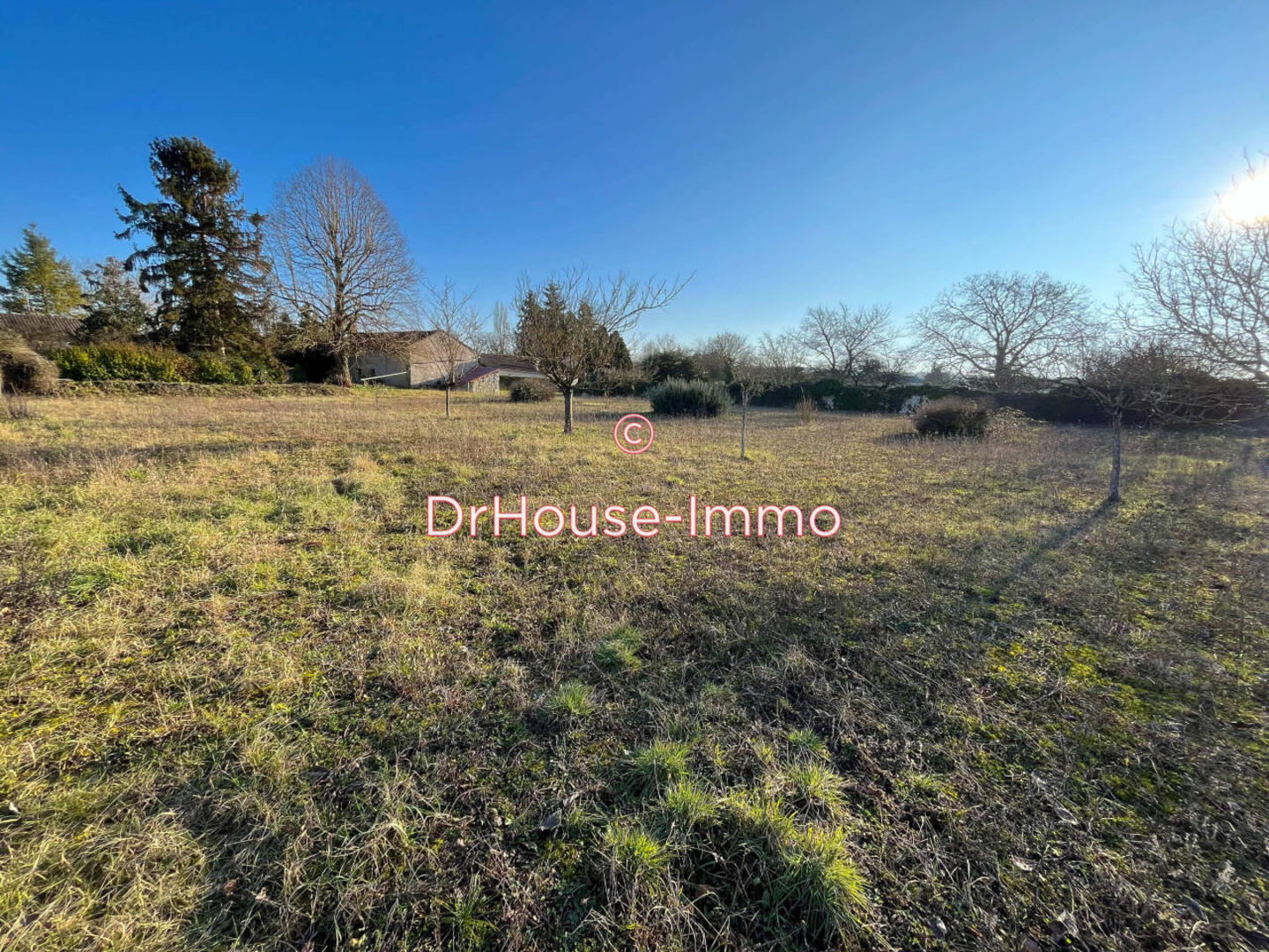 Terrain de 1 867 m² - Châtellerault (86100)