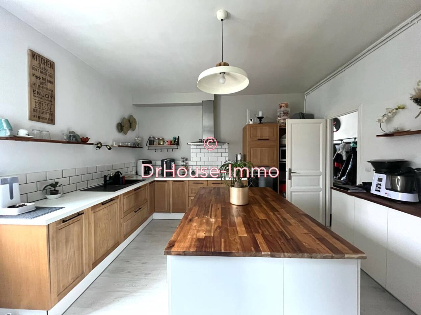 Maison 9 pièces de 200 m² - Franqueville-Saint-Pierre (76520)