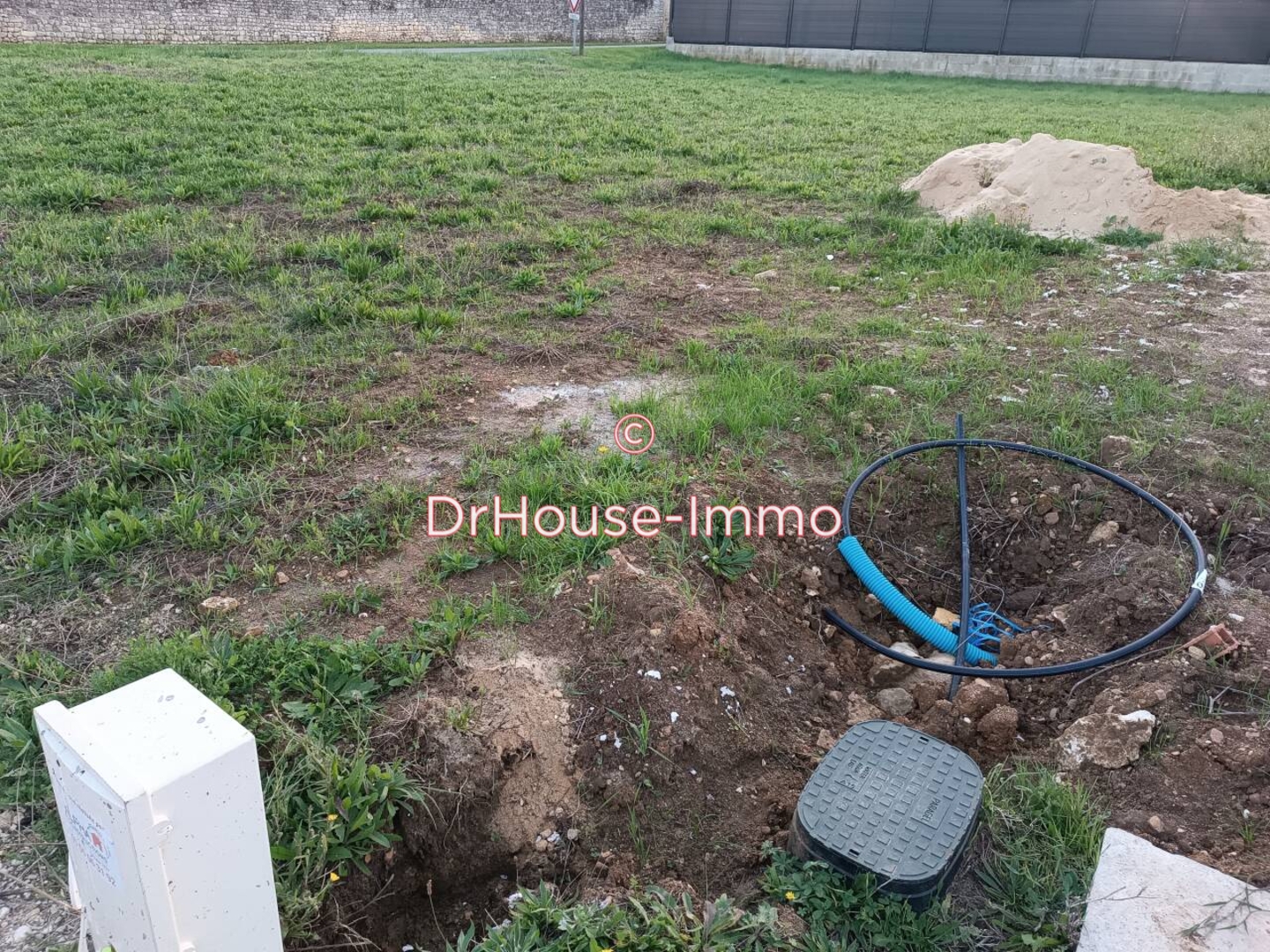 Terrain de 721 m² - Jonzac (17500)