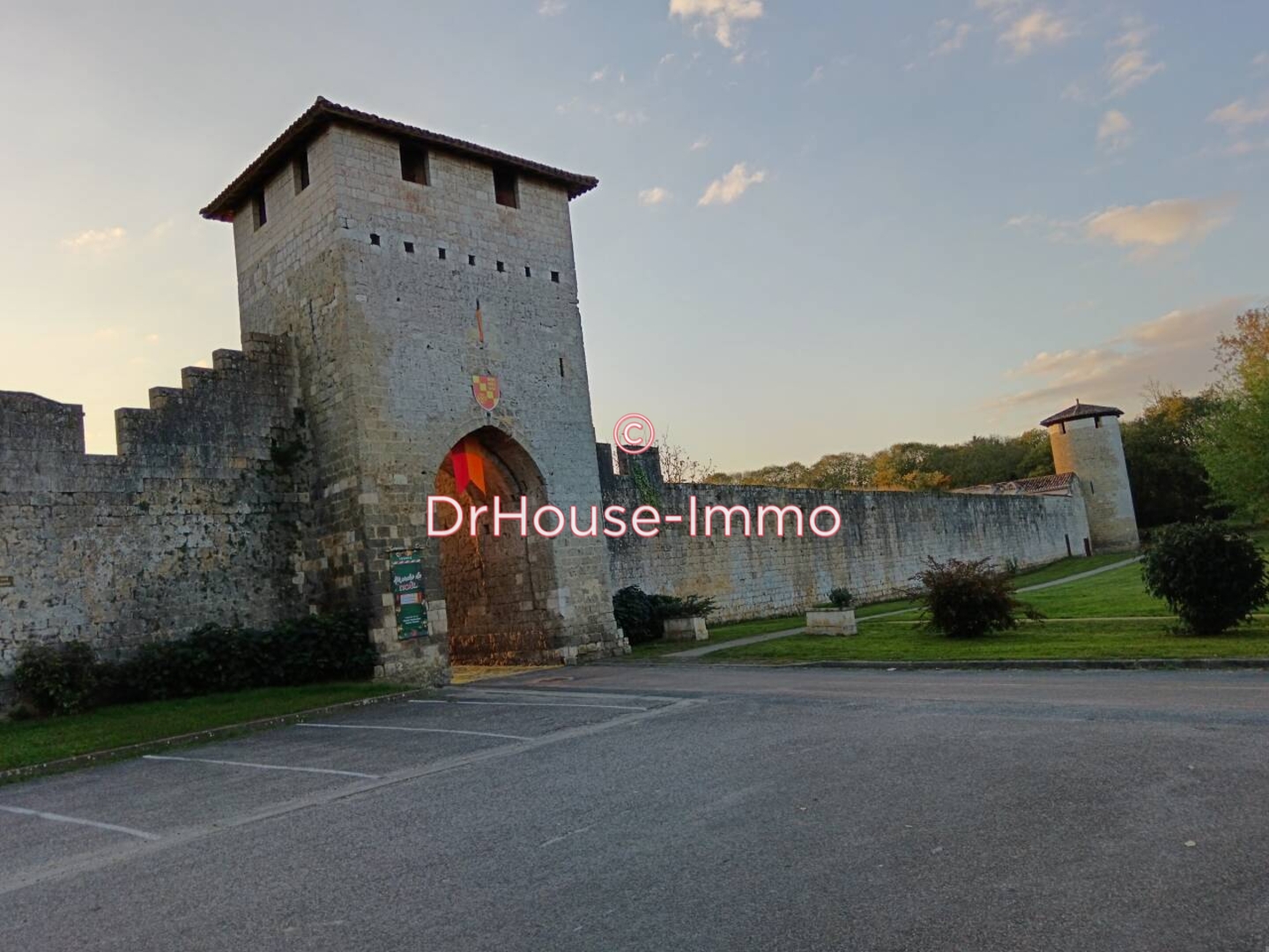 Maison 7 pièces de 180 m² - Vianne (47230)