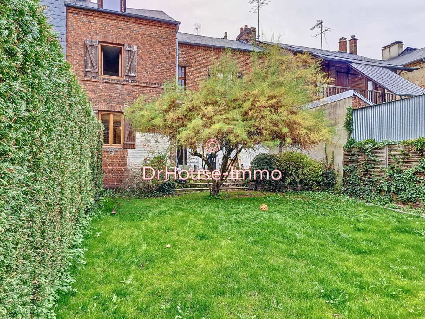 Maison 6 pièces de 125 m² - Lisieux (14100)