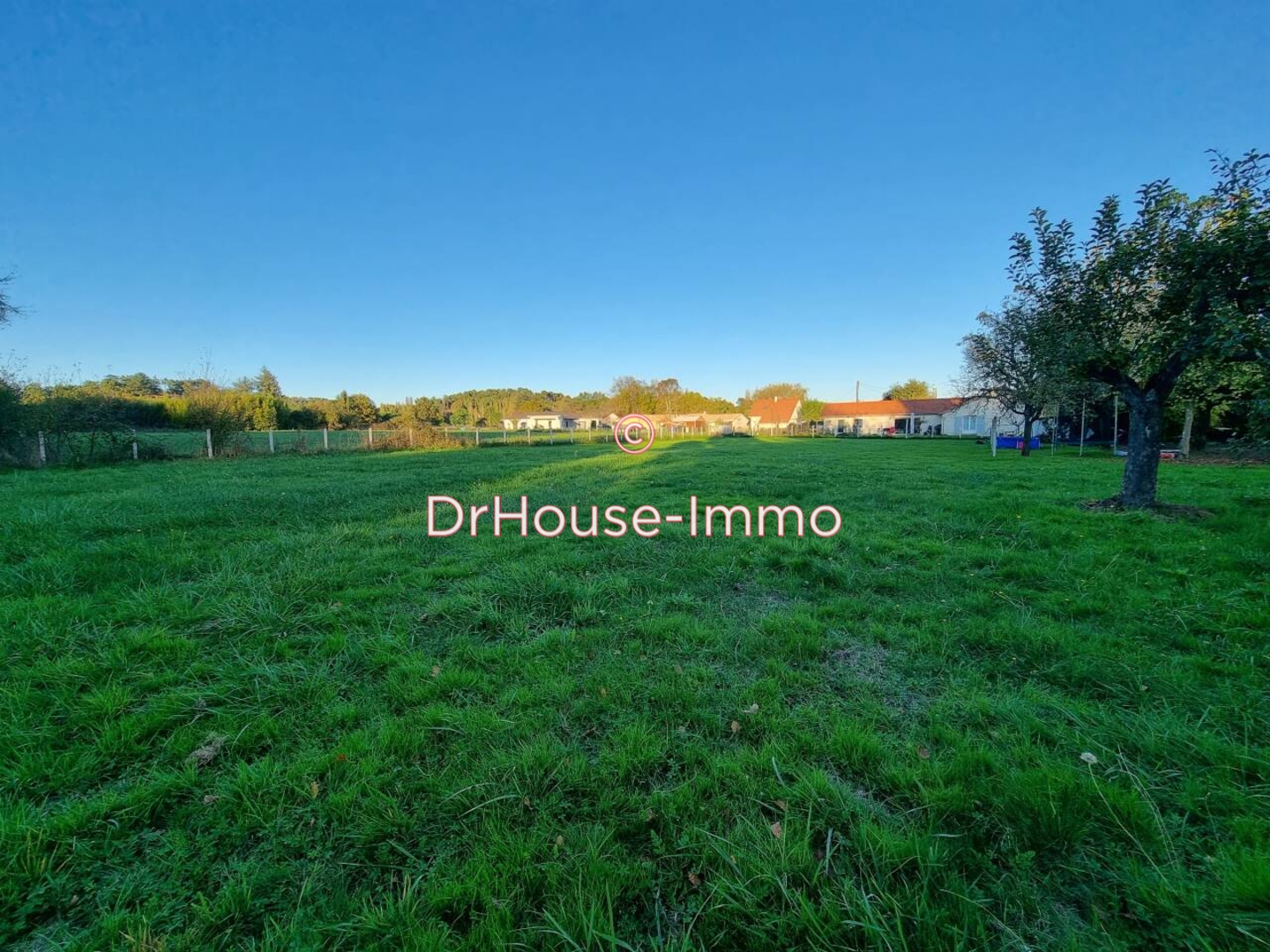 Terrain de 3 200 m² - Bergerac (24100)