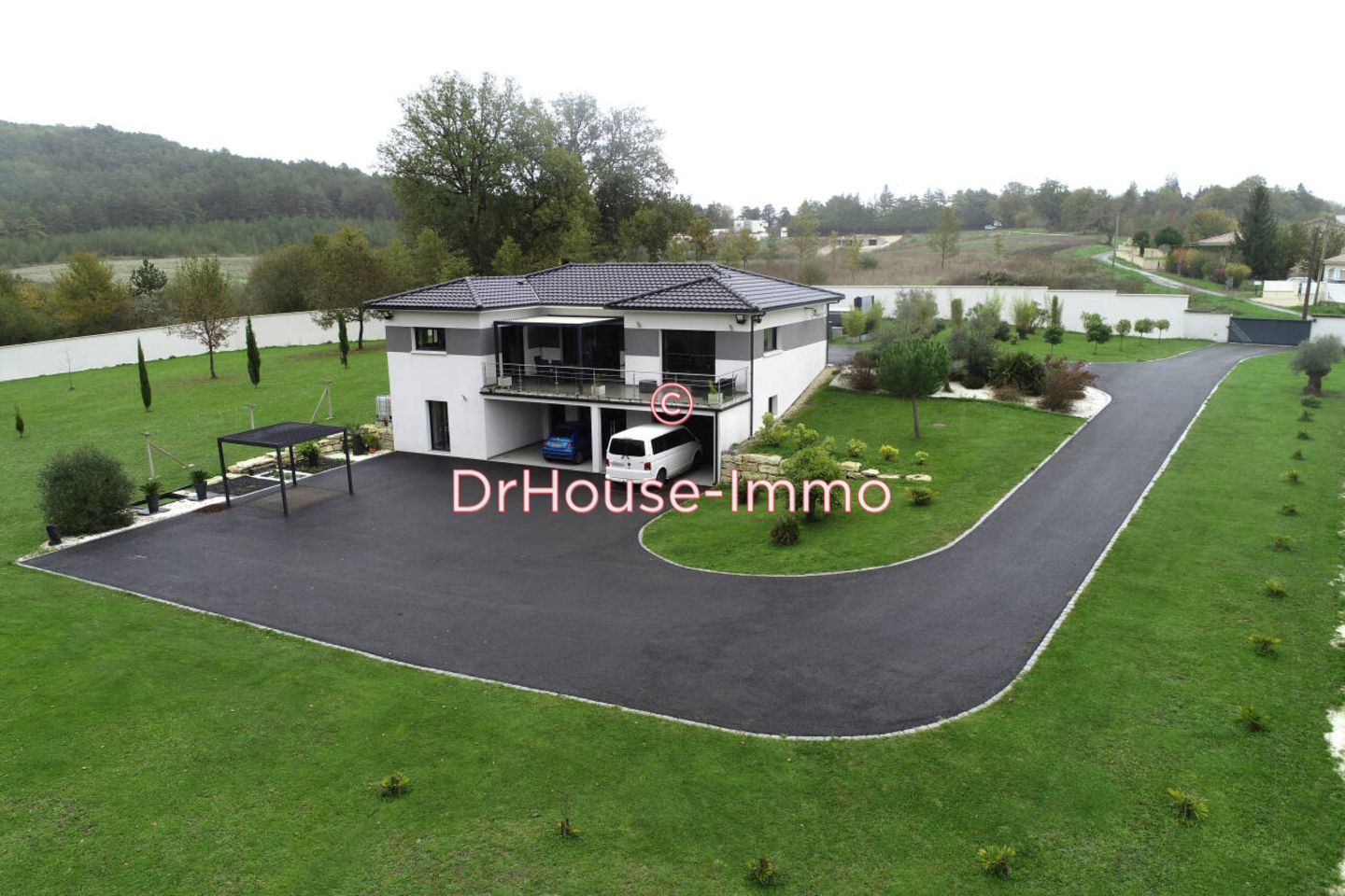 Maison 8 pièces de 170 m² - Trélissac (24750)