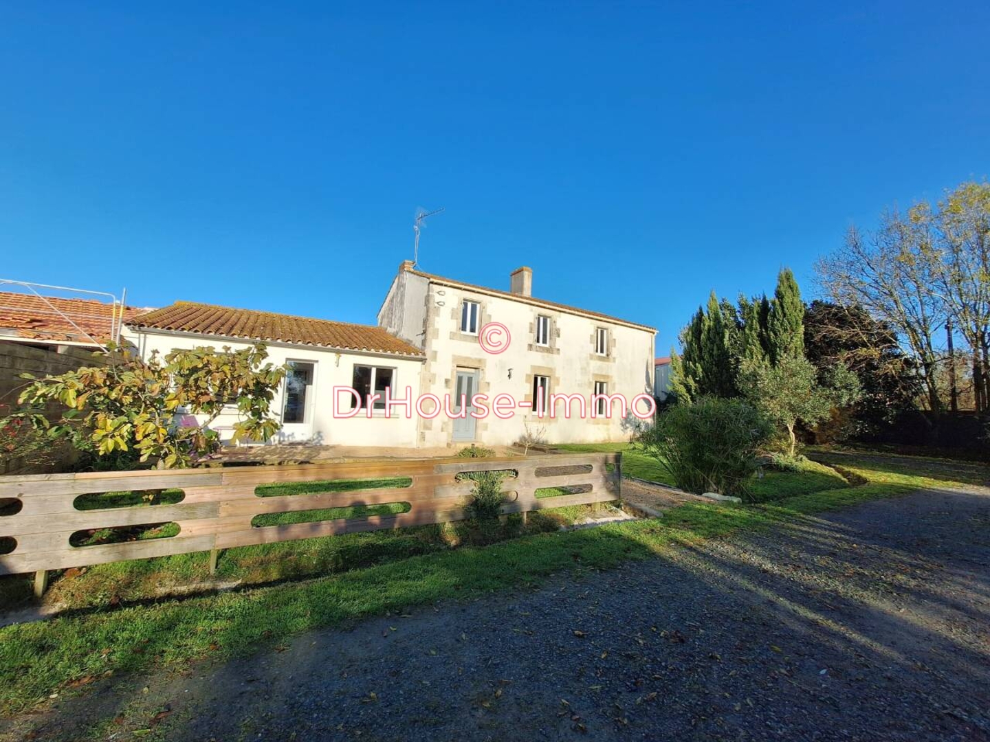 Maison 8 pièces de 148 m² - Puyravault (85450)