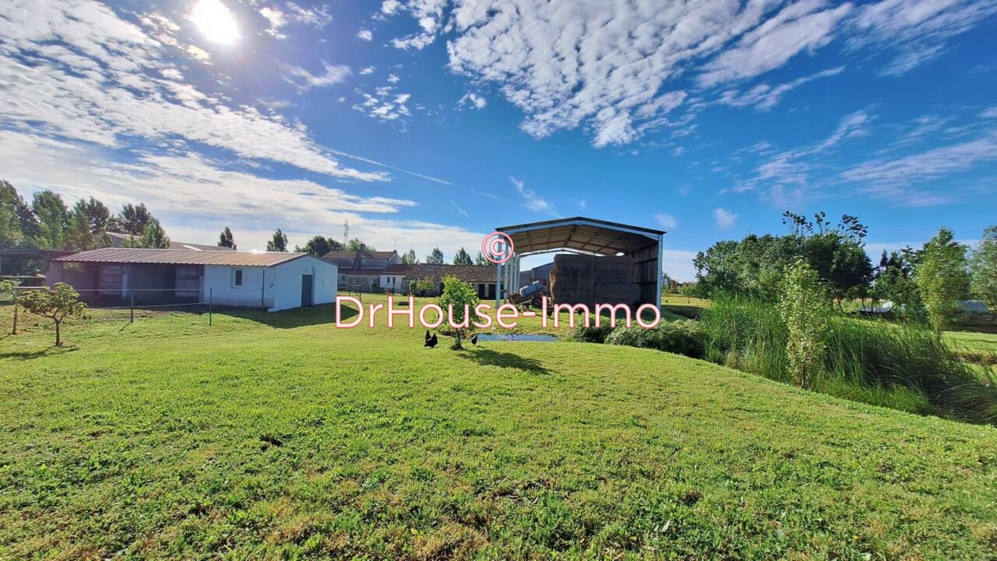 Maison 8 pièces de 148 m² - Puyravault (85450)