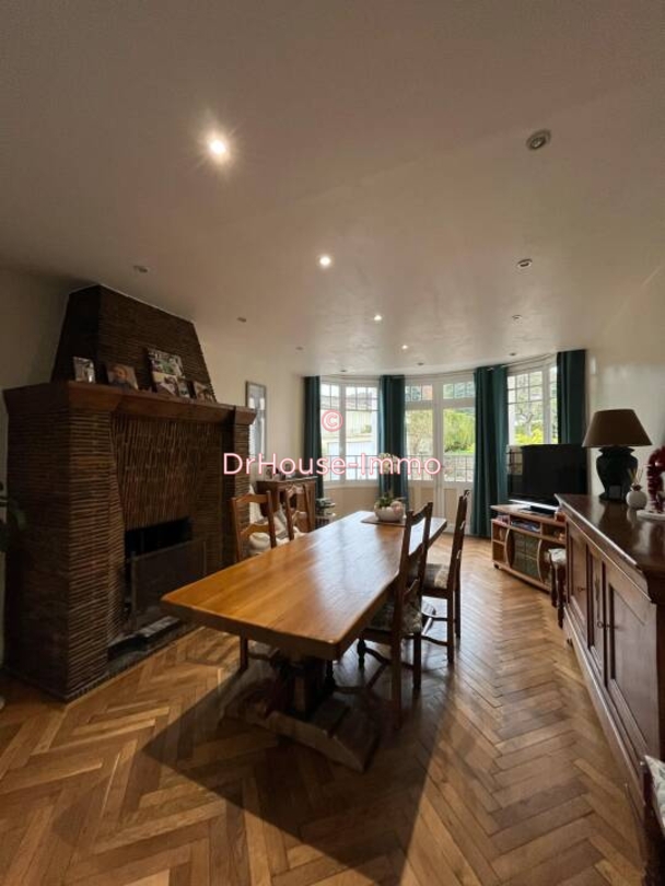 Maison 8 pièces de 191 m² - Lyons-la-Forêt (27480)