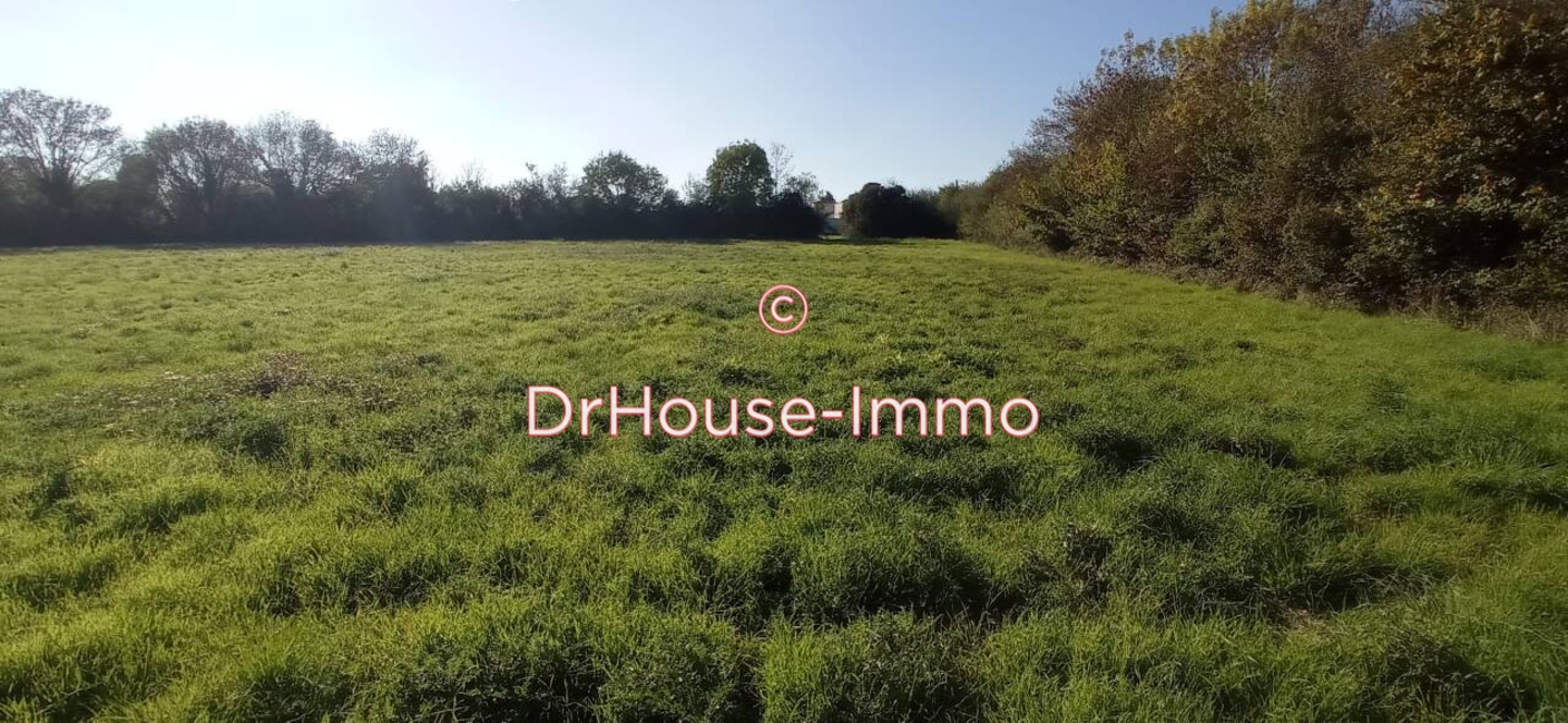 Terrain de 2 350 m² - Commequiers (85220)