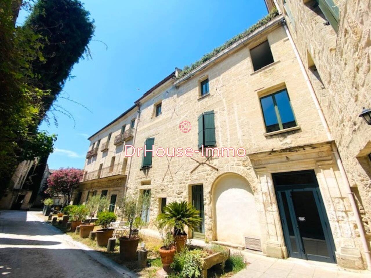 Appartement 3 pièces de 89 m² - Uzès (30700)