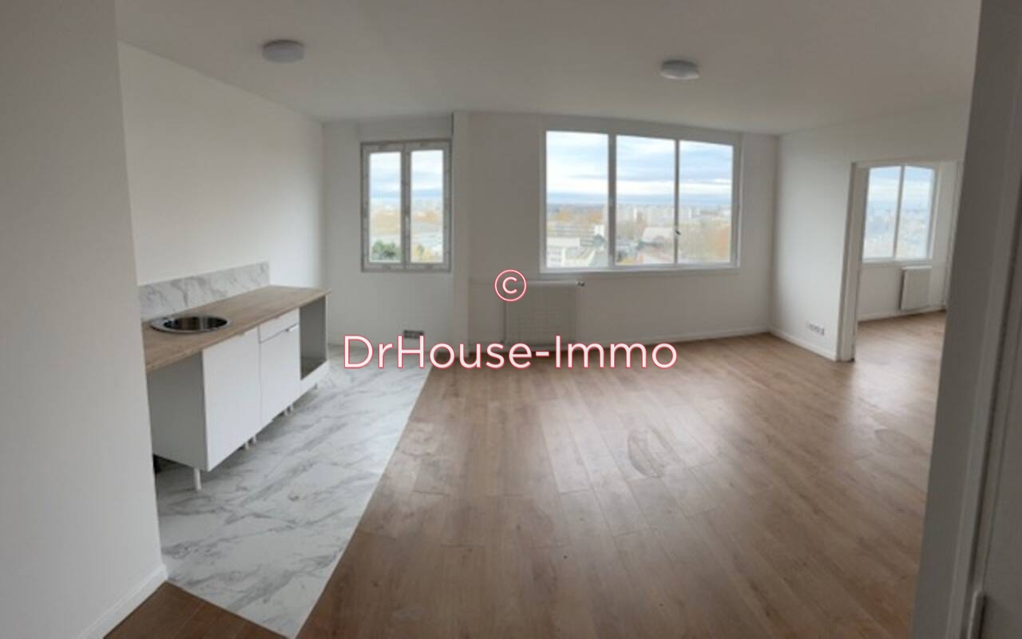 Appartement 2 pièces de 52 m² - Saint-Denis (93200)