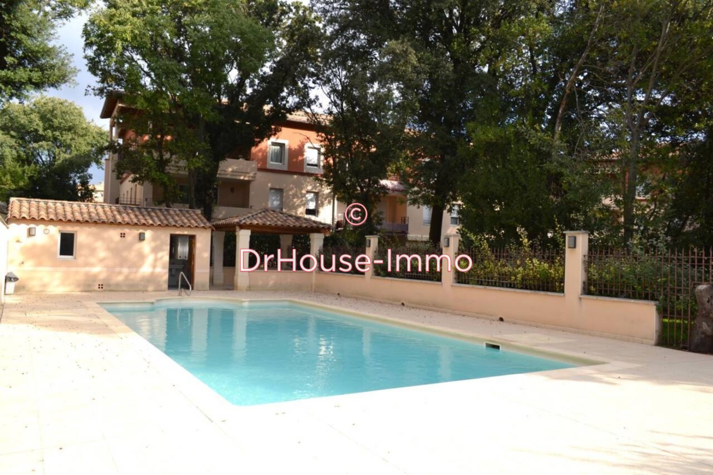 Appartement 3 pièces de 70 m² - Uzès (30700)