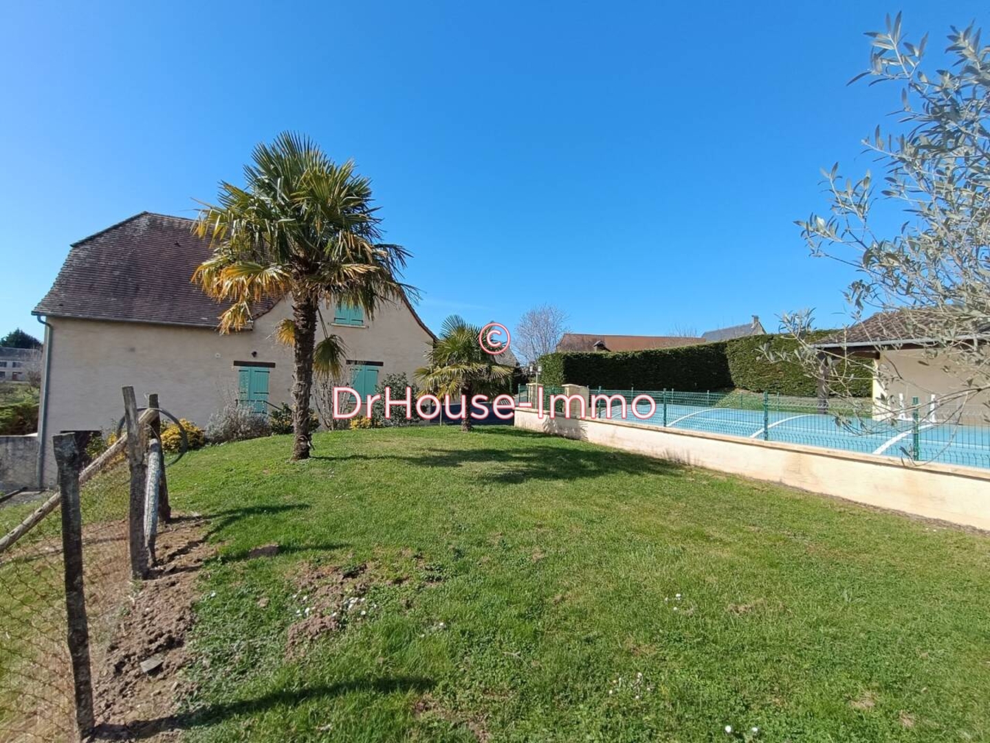 Maison 6 pièces de 170 m² - Châtres (24120)