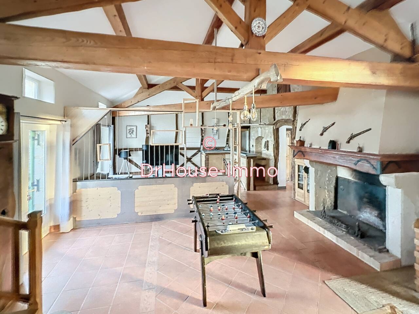 Maison 7 pièces de 161 m² - Thénac (24240)