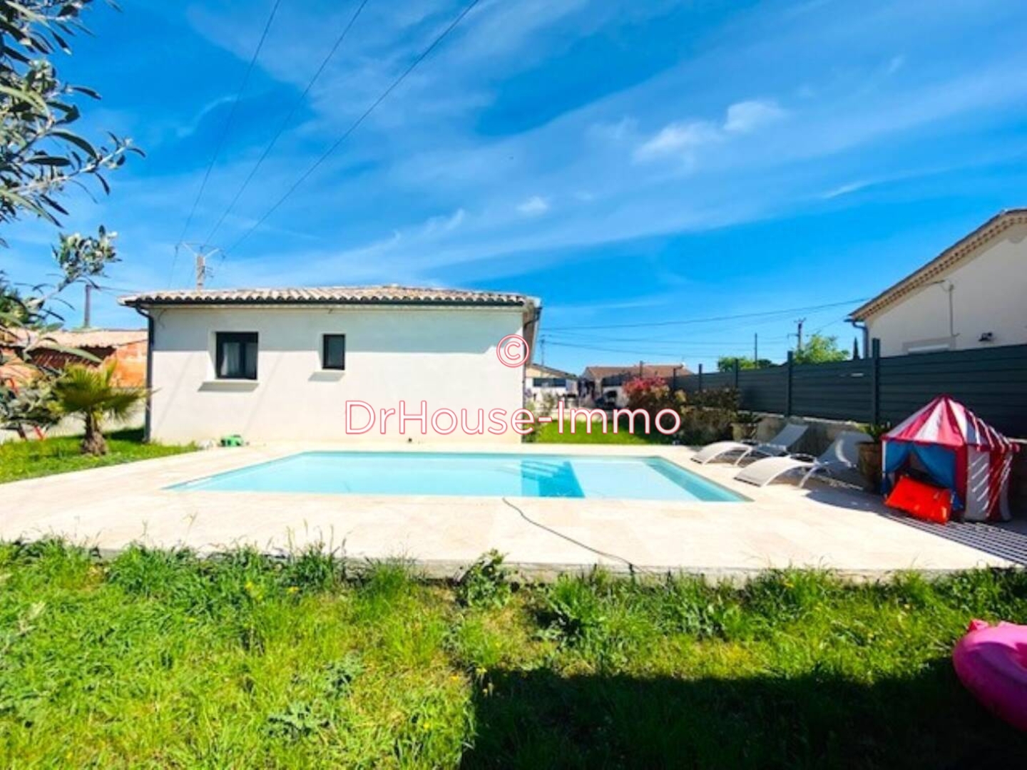 Maison 6 pièces de 140 m² - Uzès (30700)