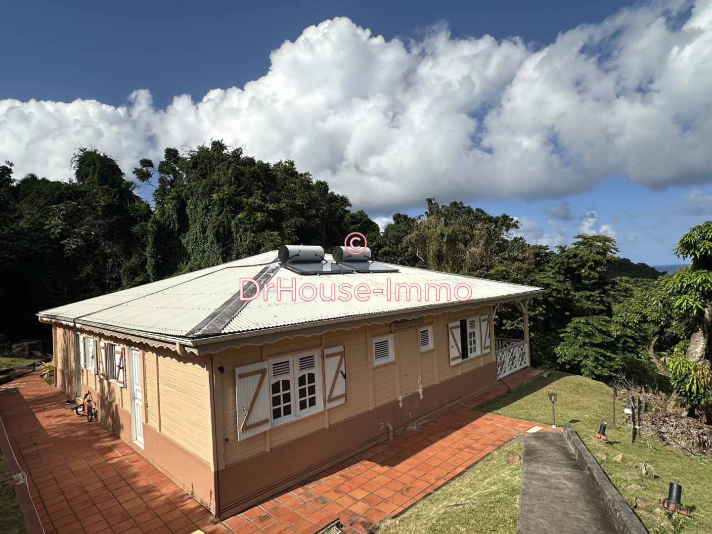 Maison 6 pièces de 130 m² - Trinité (97220)