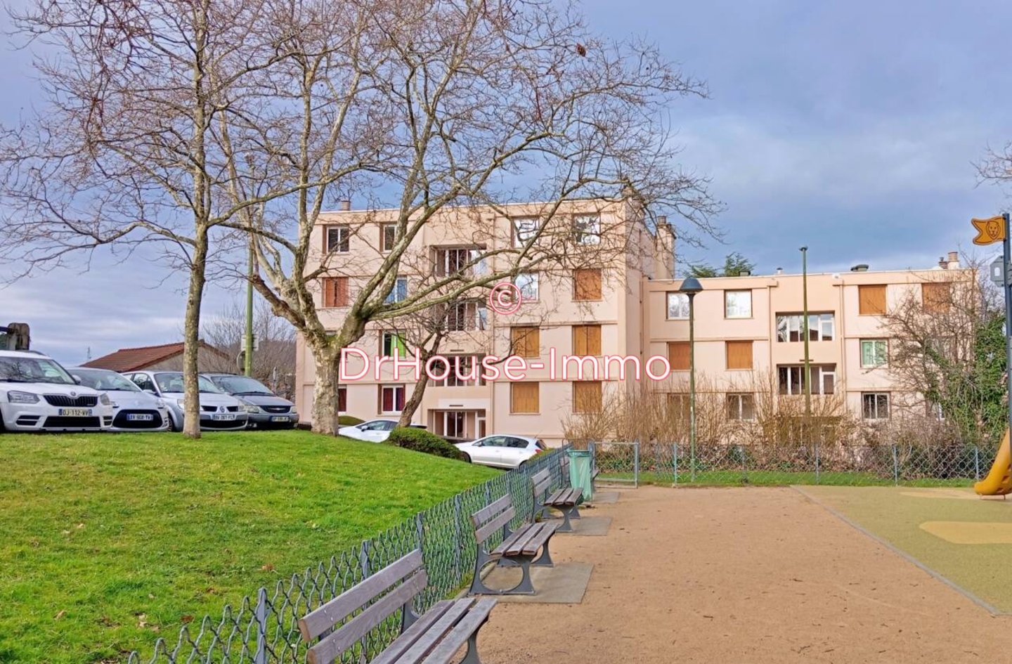 Appartement 3 pièces de 70 m² - Saint-Étienne (42000)