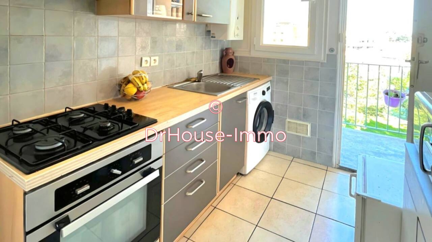 Appartement 2 pièces de 41 m² - Fréjus (83600)