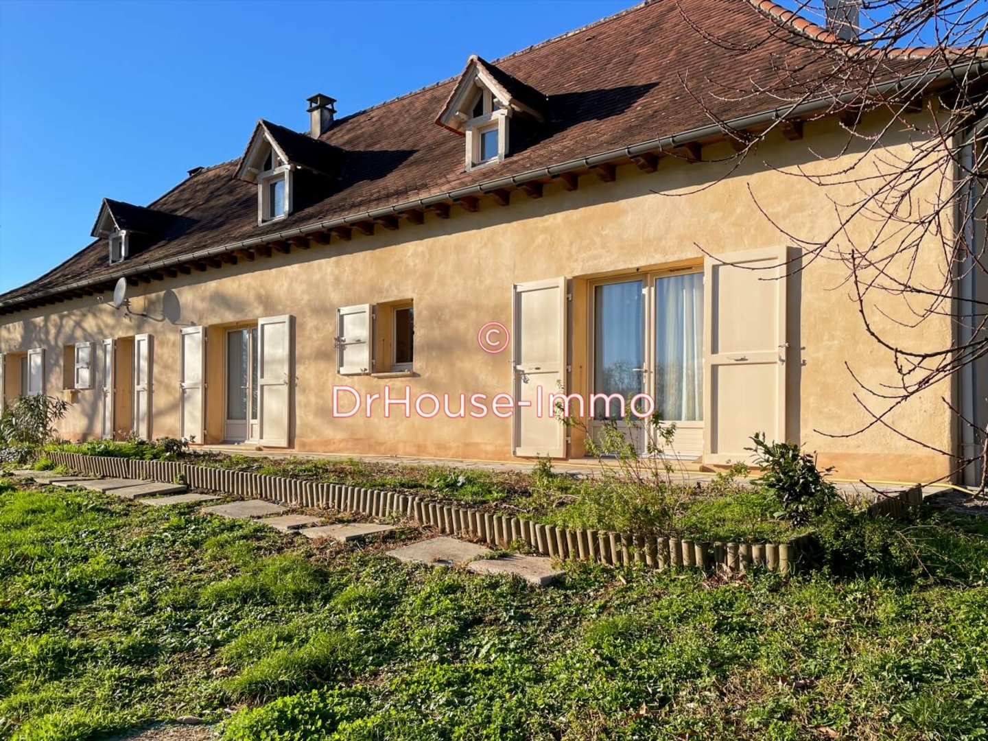 Maison 5 pièces de 180 m² - Altillac (19120)