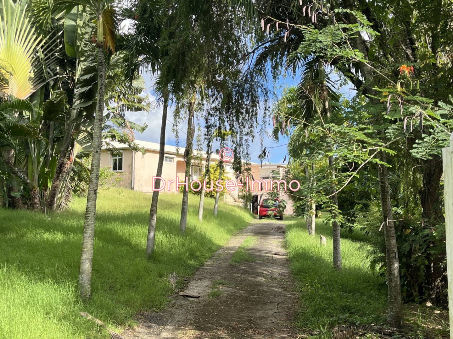 Maison 6 pièces de 140 m² - Sainte-Anne (97180)