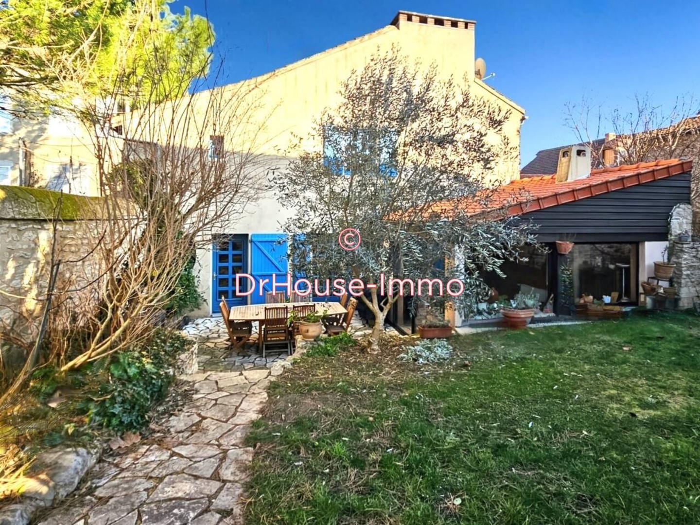 Maison 7 pièces de 232 m² - Gannat (03800)