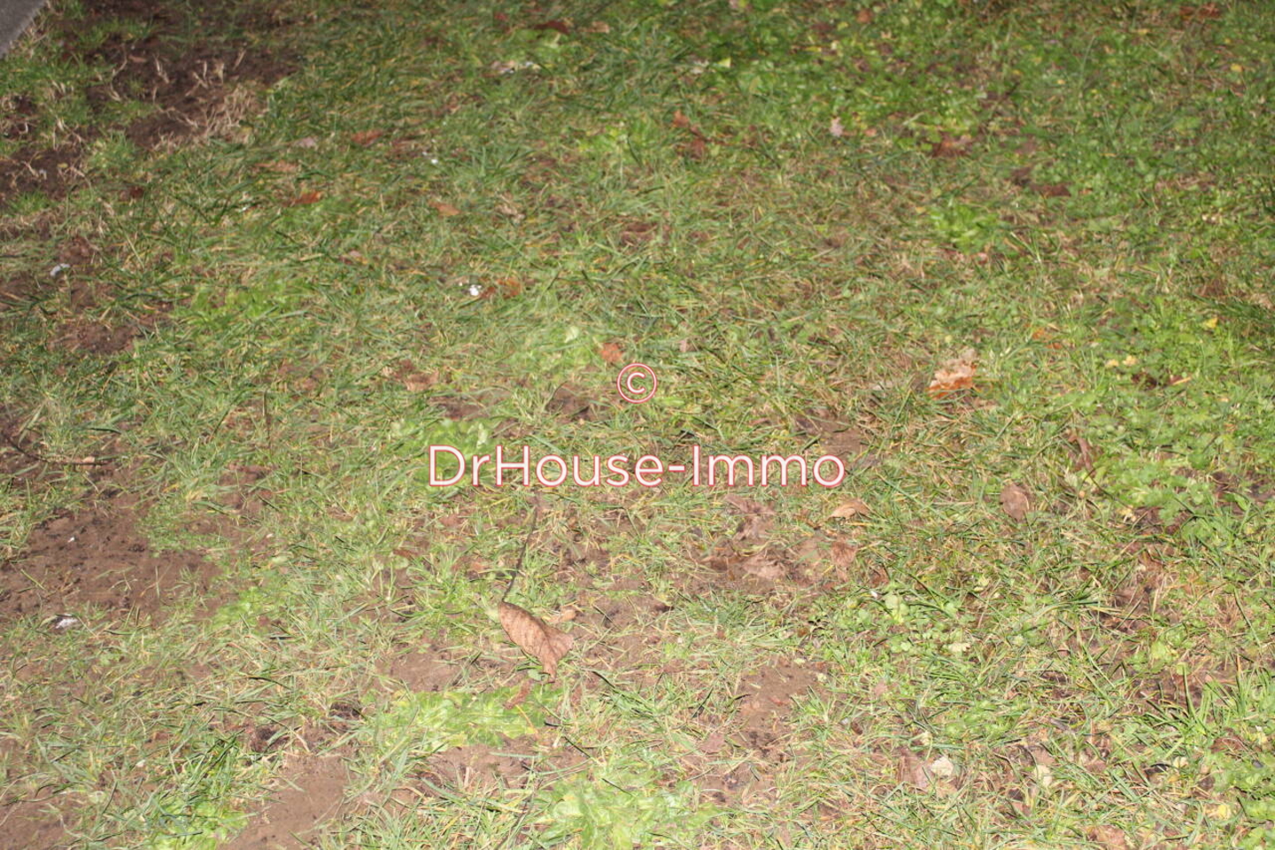 Terrain de 573 m² - Brie (16590)