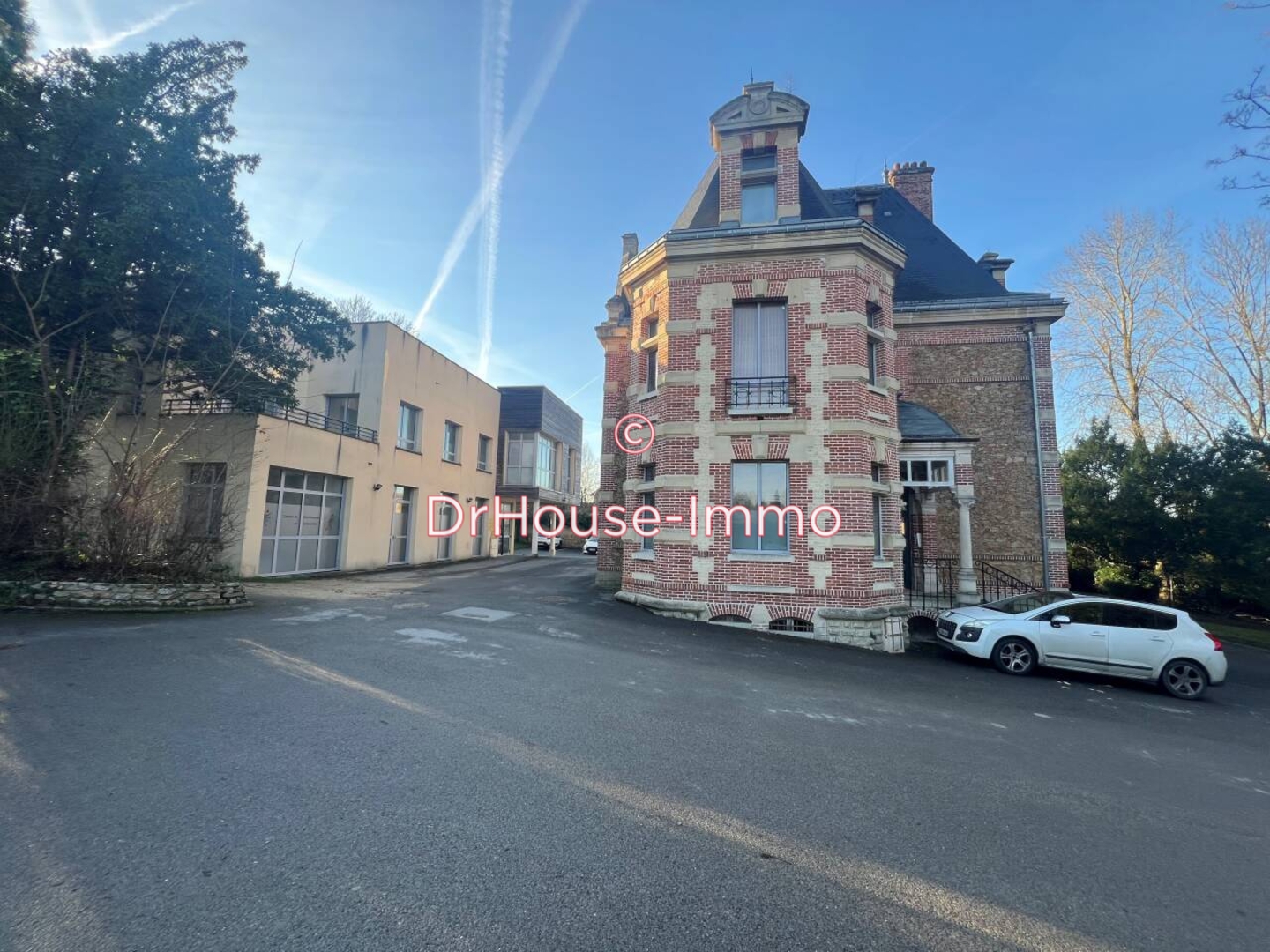 Commerce 2 pièces de 30 m² - Coupvray (77700)